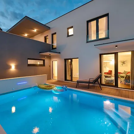 Villa Viginti 18 - Outside Pool And Seaviews