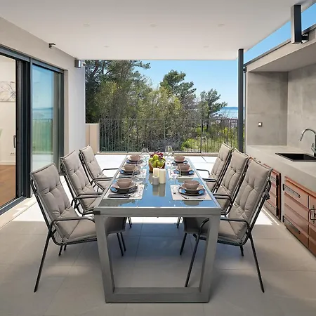 Viginti 18 - Outside Pool And Seaviews Villa