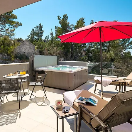 Viginti 18 - Outside Pool And Seaviews Villa *
