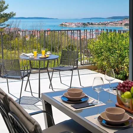 Villa Viginti 18 - Outside Pool And Seaviews Podstrana
