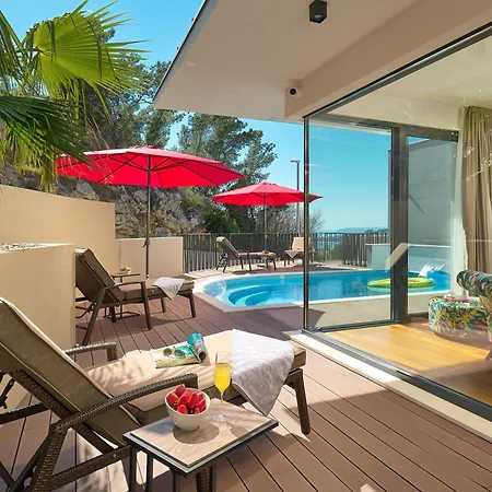 Villa Viginti 18 - Outside Pool And Seaviews *